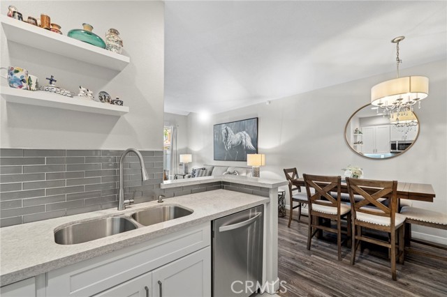 Detail Gallery Image 12 of 30 For 839 S Yellowstone Way, Anaheim,  CA 92808 - 2 Beds | 2/1 Baths