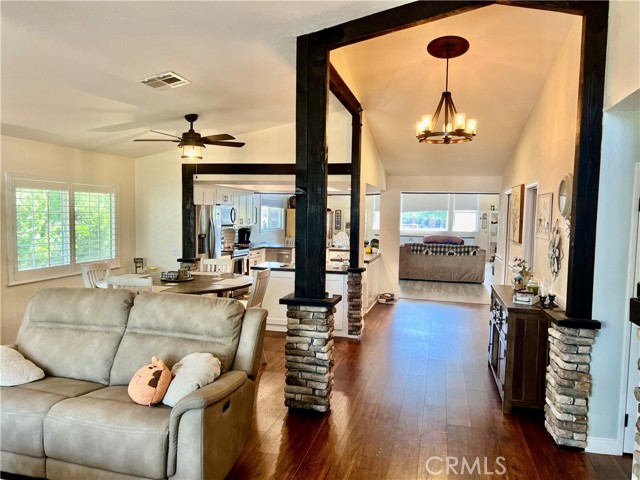 Detail Gallery Image 6 of 69 For 28870 Broken Arrow Cir, Menifee,  CA 92584 - 3 Beds | 2/1 Baths