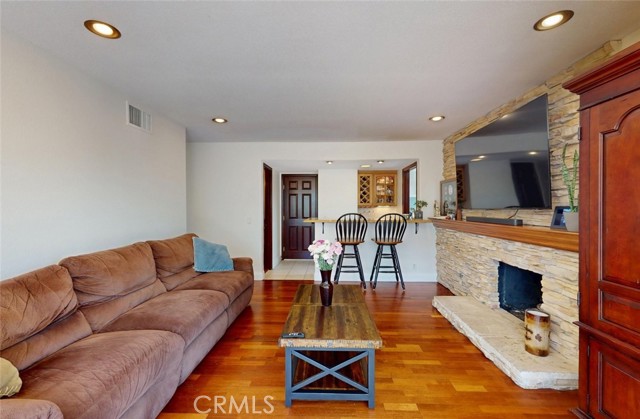 Detail Gallery Image 23 of 71 For 8492 Spring Cir, Huntington Beach,  CA 92646 - 4 Beds | 2/1 Baths
