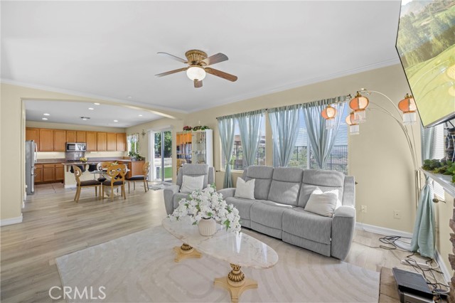 Detail Gallery Image 18 of 57 For 31920 Cedarhill, Lake Elsinore,  CA 92532 - 5 Beds | 3/1 Baths