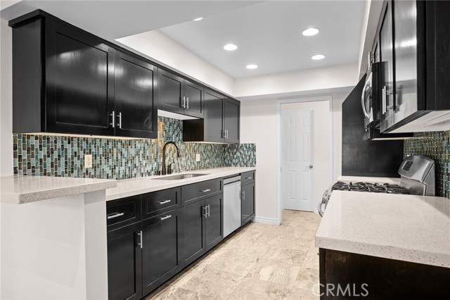 Detail Gallery Image 12 of 34 For 323 N Jackson #119,  Glendale,  CA 91206 - 2 Beds | 2/1 Baths