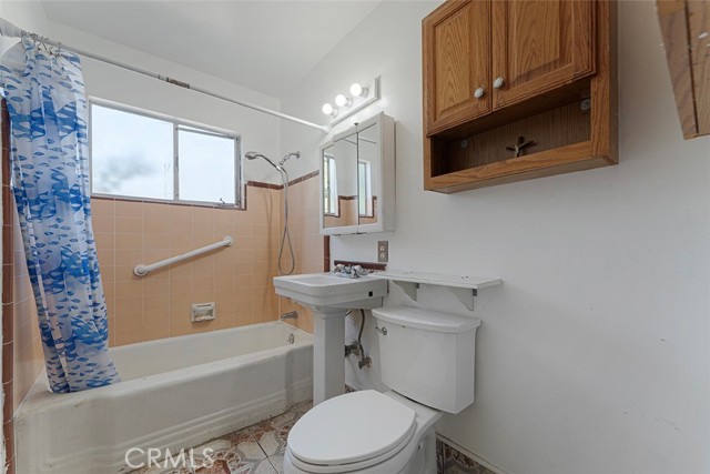 Detail Gallery Image 8 of 18 For 1680 S Palomares St, Pomona,  CA 91766 - 2 Beds | 1 Baths