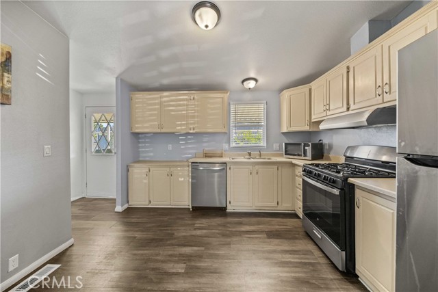 Detail Gallery Image 4 of 18 For 29021 Bouquet Canyon #331,  Saugus,  CA 91390 - 3 Beds | 2 Baths