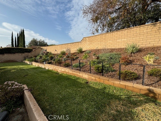 Detail Gallery Image 5 of 5 For 1621 Yorkshire Ct, San Dimas,  CA 91773 - 3 Beds | 2 Baths