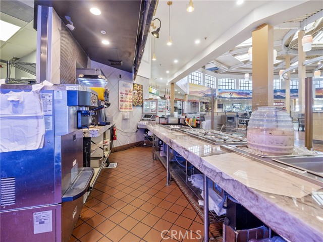 0 Manny's Reloaded, Victorville CA: https://media.crmls.org/medias/d2951434-b1f8-4ade-a416-17cd660ff02a.jpg