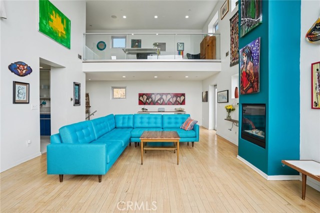 Detail Gallery Image 8 of 45 For 3640 Roseview Ave, Los Angeles,  CA 90065 - 3 Beds | 3 Baths