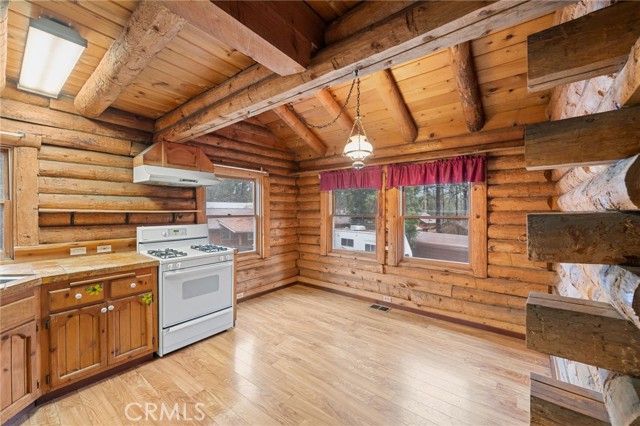 Detail Gallery Image 11 of 33 For 53645 Country Club Dr, Idyllwild,  CA 92549 - 2 Beds | 1 Baths