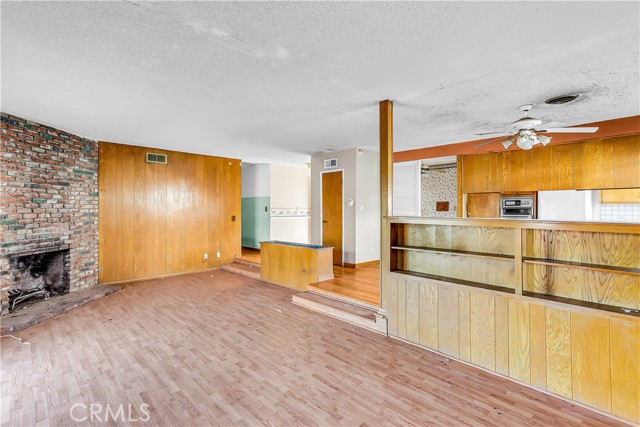 Detail Gallery Image 4 of 25 For 8848 Gerald Ave, North Hills,  CA 91343 - 4 Beds | 2 Baths