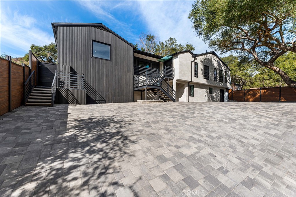2911 E Chevy Chase DriveGlendale img 8