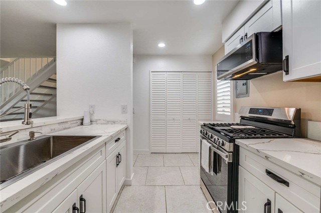 Detail Gallery Image 9 of 30 For 14065 Bayside, Norwalk,  CA 90650 - 1 Beds | 1 Baths