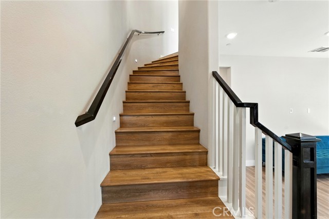 Detail Gallery Image 4 of 30 For 186 Stellar, Irvine,  CA 92618 - 4 Beds | 3/1 Baths