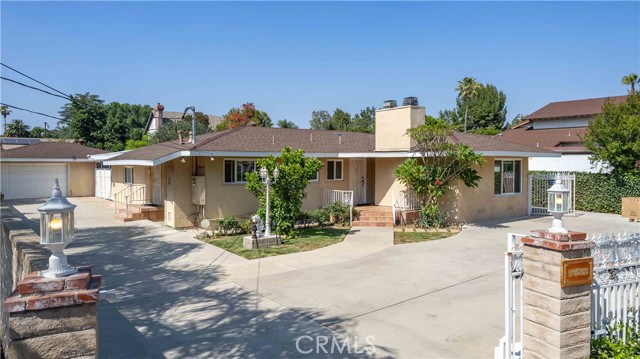 17533 Raymer Street, Sherwood Forest CA: https://media.crmls.org/medias/d297786d-9203-46c5-a801-2fcaa53e1b91.jpg