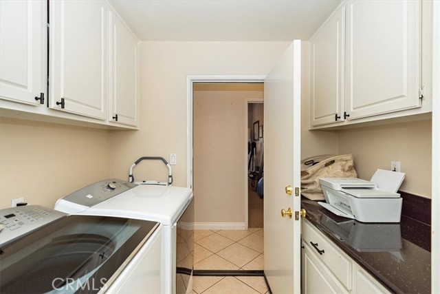 14132 Peral Court, Chino CA: https://media.crmls.org/medias/d29796b4-f997-43b9-acc3-2e98bcddbc1a.jpg