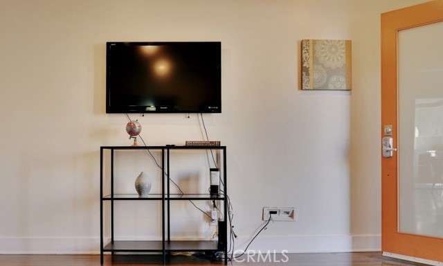 Detail Gallery Image 7 of 21 For 5150 Romaine St, Los Angeles,  CA 90029 - 3 Beds | 2 Baths
