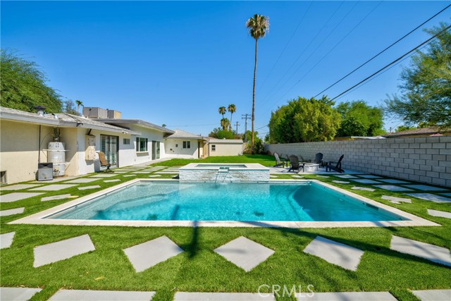 642 S Mountain View Drive, Palm Springs CA: https://media.crmls.org/medias/d297f960-949c-48df-8196-bbf845c6e4b2.jpg