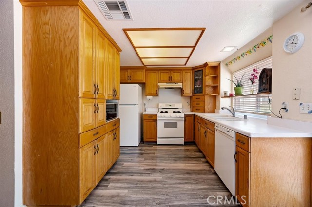 Detail Gallery Image 9 of 21 For 24321 24321 Rimview Rd Rimview Rd, Moreno Valley,  CA 92557 - 4 Beds | 2 Baths