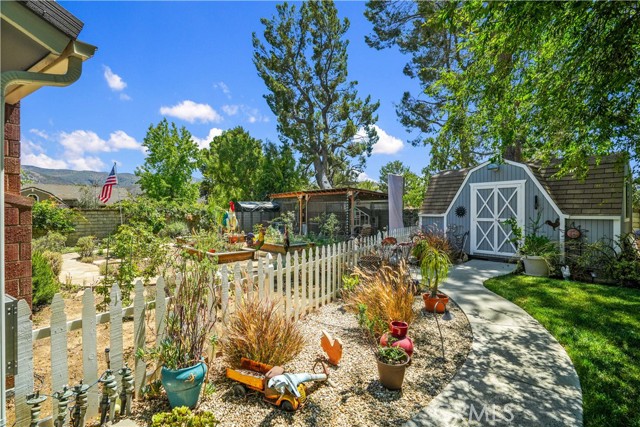 319 Cheerful Court, Simi Valley CA: https://media.crmls.org/medias/d29abfe5-a1d3-43eb-a95e-80fea95ff0cd.jpg