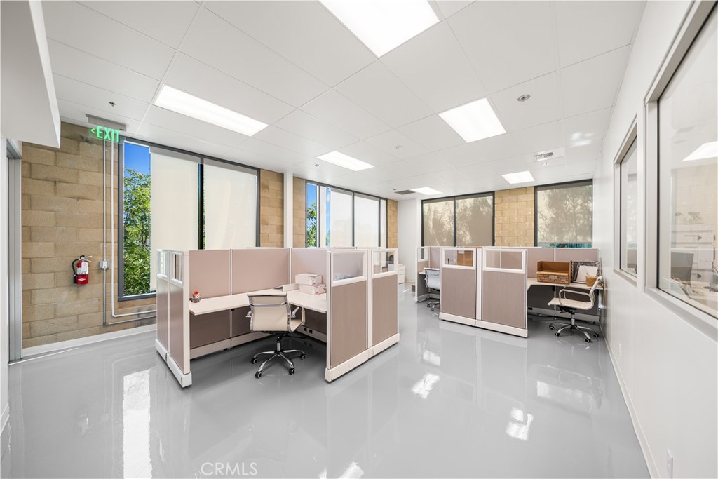 MLS #OC25143028 img 14