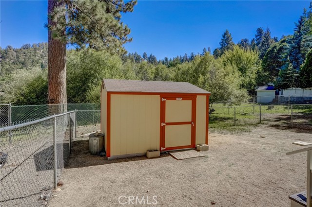 Detail Gallery Image 35 of 61 For 937 Cameron Dr, Big Bear Lake,  CA 92315 - 2 Beds | 1/1 Baths