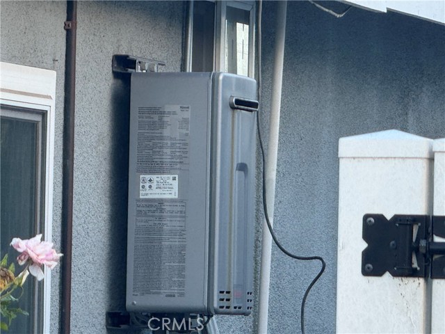 Detail Gallery Image 3 of 3 For 10918 Ringwood Ave, Santa Fe Springs,  CA 90670 - 3 Beds | 2 Baths