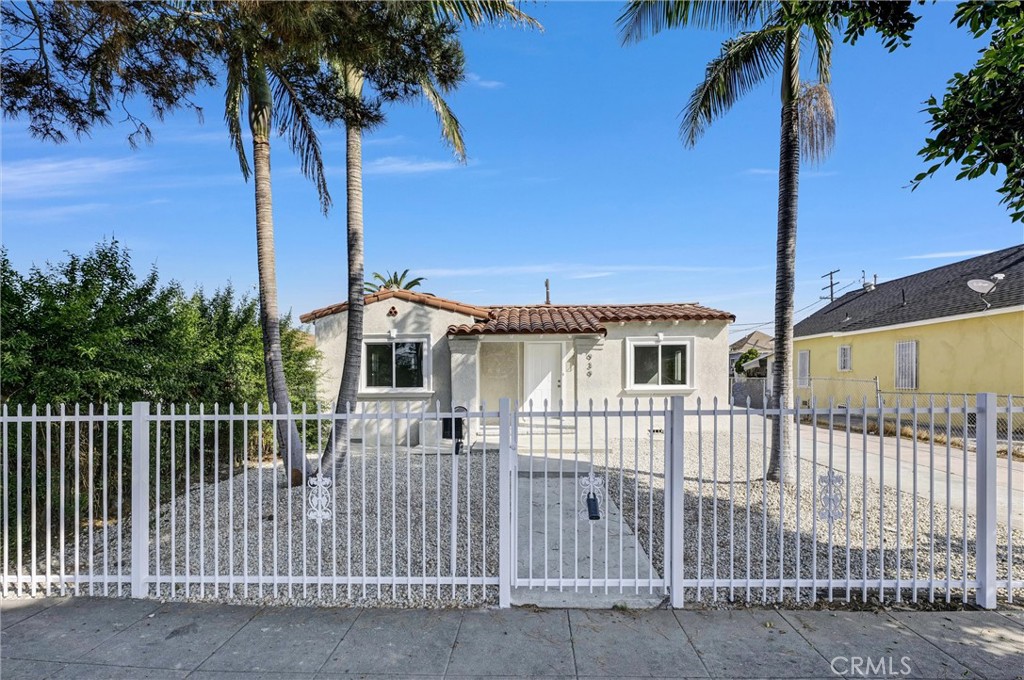 939 E 55th Street