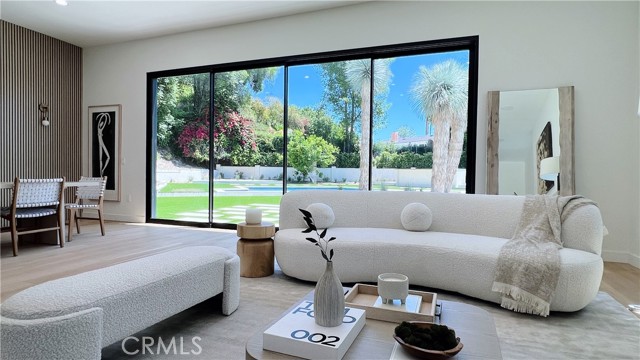 Detail Gallery Image 7 of 70 For 5730 Kelvin Ave, Woodland Hills,  CA 91367 - 4 Beds | 4/1 Baths