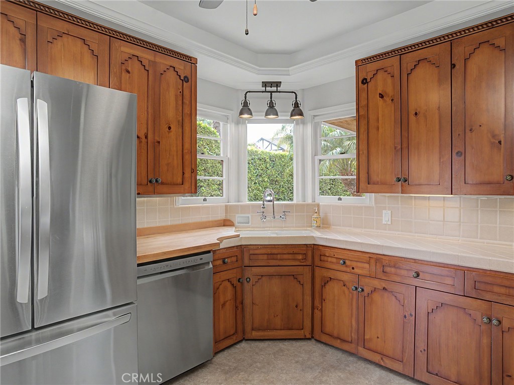 https://media.crmls.org/medias/d29d79b0-0171-48ee-8a41-98e2de70ae02.jpg?preset=X-Large
