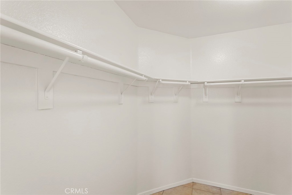https://media.crmls.org/medias/d29dd75a-76a1-45bf-bbd4-52a88b6d4f63.jpg?preset=X-Large