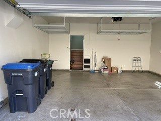 https://media.crmls.org/medias/d29e2b2a-4d07-444e-bd58-d19569029d89.jpg?preset=X-Large