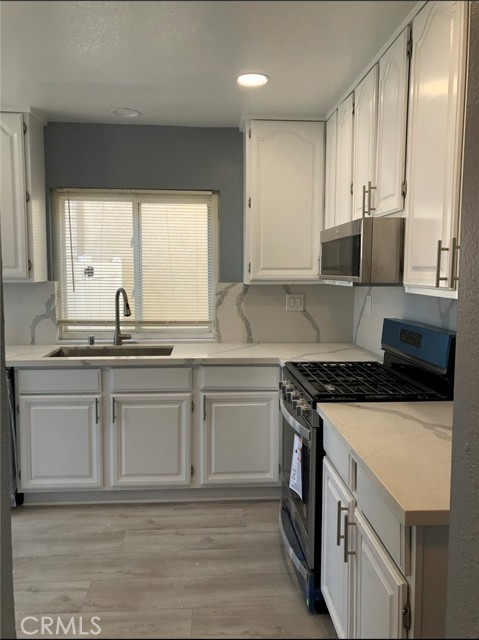 Detail Gallery Image 6 of 25 For 648 N Quince, Rialto,  CA 92376 - 4 Beds | 2/1 Baths