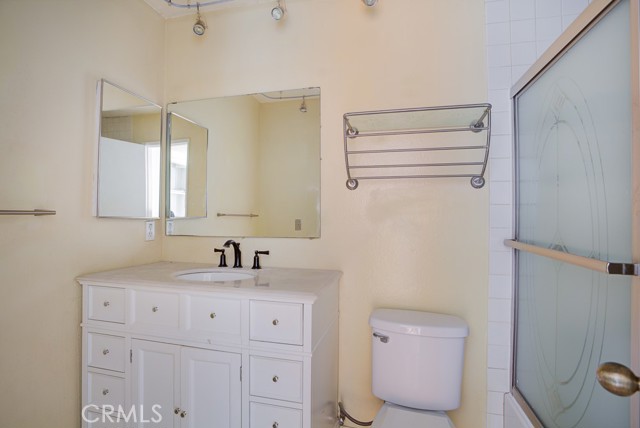 Detail Gallery Image 24 of 32 For 1940 N Highland Ave #10,  Los Angeles,  CA 90068 - 2 Beds | 2 Baths