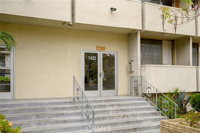 1422 N Curson Avenue, Los Angeles CA: https://media.crmls.org/medias/d29ffaaf-c8f9-4fe1-83a7-2fc499e02c7a.jpg