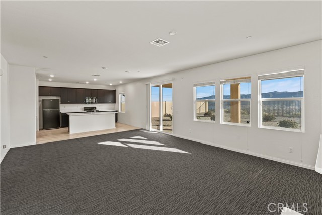 Detail Gallery Image 8 of 46 For 4011 Elderberry, Lake Elsinore,  CA 92530 - 4 Beds | 2/1 Baths