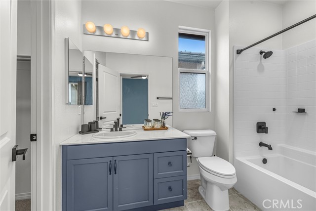 12039 Stanley Park Court, Hawthorne CA: https://media.crmls.org/medias/d2a0eb54-532b-42b4-90f6-6211fac4d49b.jpg