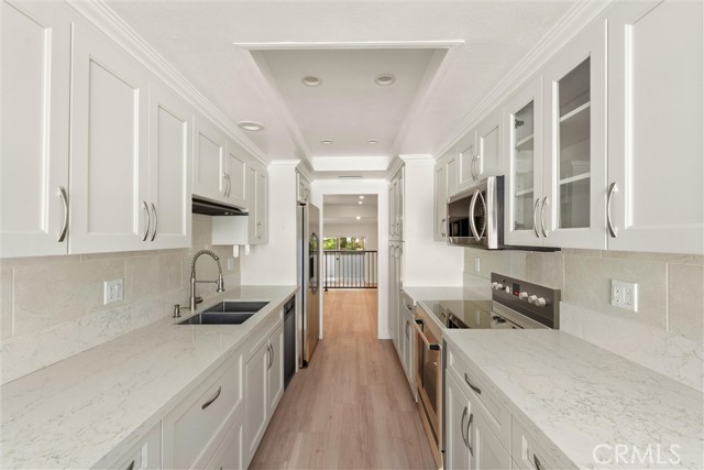 Detail Gallery Image 3 of 16 For 17109 Palisades, Pacific Palisades,  CA 90272 - 3 Beds | 3 Baths