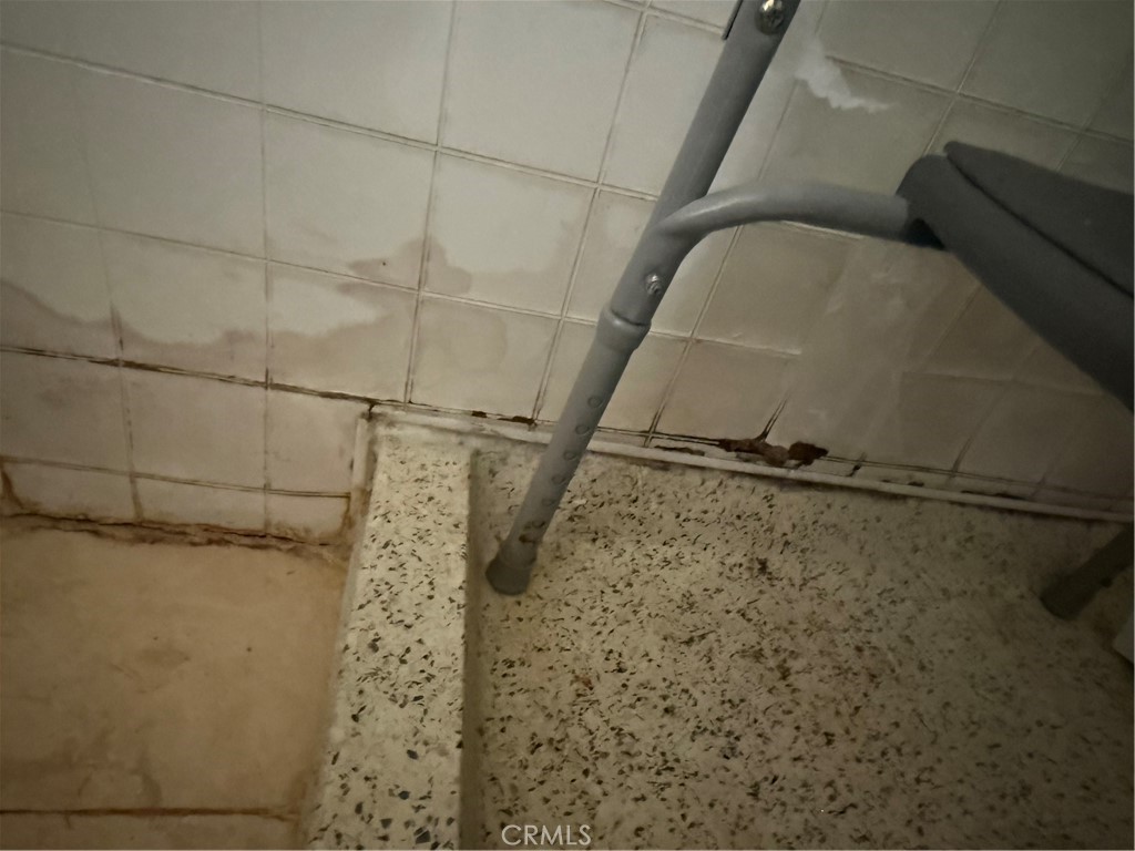 https://media.crmls.org/medias/d2a19375-9bae-4d1e-8731-ab04183f31d2.jpg?preset=X-Large