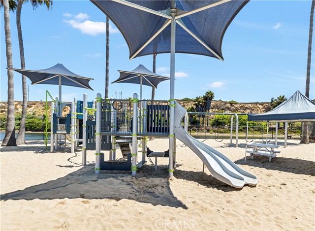 Detail Gallery Image 21 of 21 For 235 62nd St, Newport Beach,  CA 92663 - 3 Beds | 3 Baths