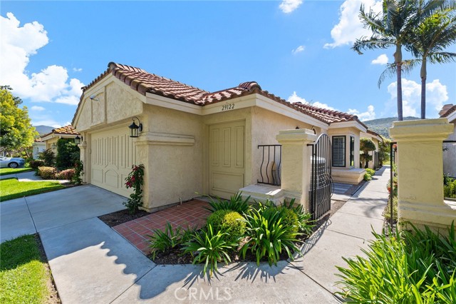 29122 Laurel Valley Drive, Vista CA: https://media.crmls.org/medias/d2a30c2f-106a-4e3b-b657-f68954af1d04.jpg