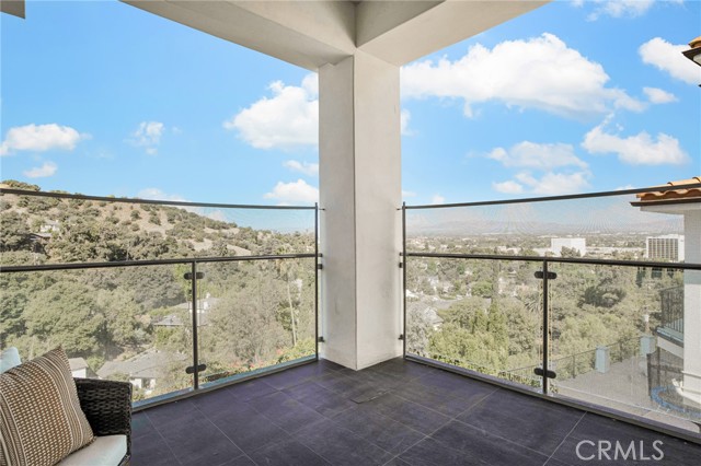 Detail Gallery Image 12 of 57 For 14721 Round Valley Dr, Sherman Oaks,  CA 91403 - 5 Beds | 4/2 Baths