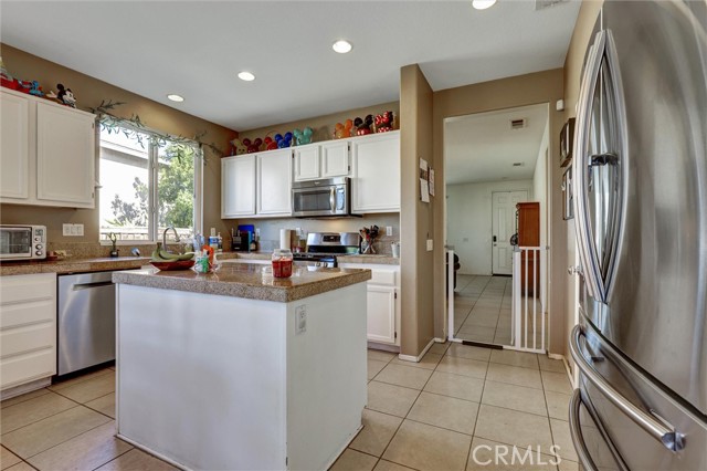 27727 Hollyoak Way, Menifee CA: https://media.crmls.org/medias/d2a4192a-3f9a-4b1b-8c2f-a1c0c185982f.jpg