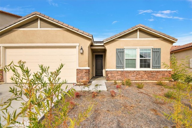 Detail Gallery Image 1 of 24 For 41510 Red Car Dr, Lake Elsinore,  CA 92532 - 4 Beds | 2 Baths