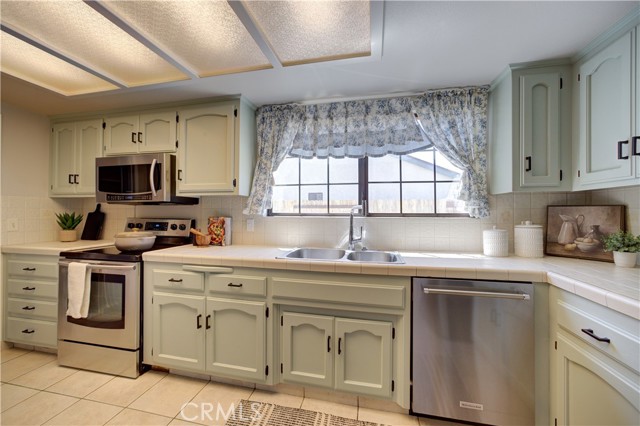 1629 Hillsboro Drive, Santa Maria CA: https://media.crmls.org/medias/d2a4e75e-e770-4cc1-b634-8fad6da8beb0.jpg