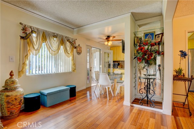 Detail Gallery Image 16 of 59 For 7115 Park Manor Ave, North Hollywood,  CA 91605 - 4 Beds | 2 Baths
