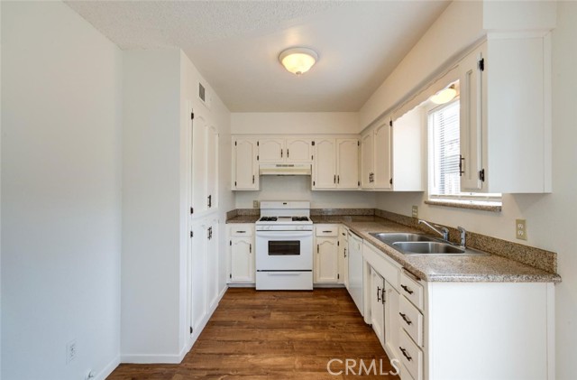 Detail Gallery Image 25 of 34 For 2432 S Sallee Ct, Visalia,  CA 93277 - – Beds | – Baths