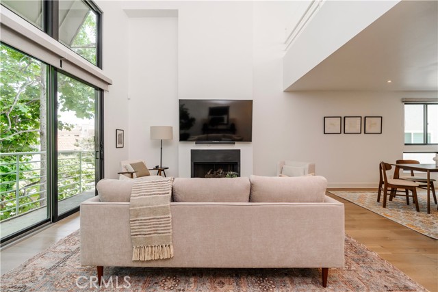 1401 Camden Avenue, Los Angeles CA: https://media.crmls.org/medias/d2a514d4-bea5-44c5-b821-df4501446f67.jpg