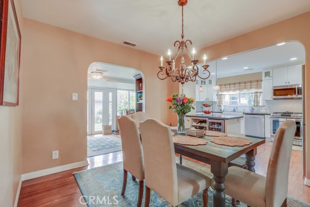 3952 Gaviota Avenue, Long Beach CA: https://media.crmls.org/medias/d2a55456-e56e-490b-b1f1-a40784e3edcc.jpg