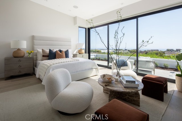 Detail Gallery Image 9 of 18 For 1233 Outrigger Dr, Corona Del Mar,  CA 92625 - 5 Beds | 5/1 Baths