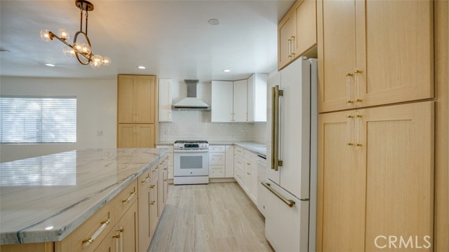 Detail Gallery Image 16 of 63 For 24306 Gilmore St, West Hills,  CA 91307 - 4 Beds | 2 Baths