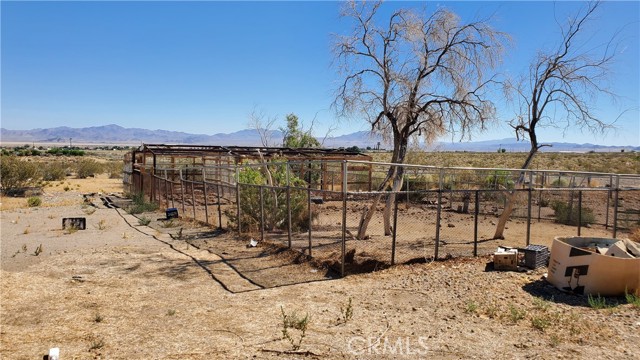 32676 Foothill Road, Lucerne Valley CA: https://media.crmls.org/medias/d2a67fa3-207d-458a-a8b1-54cdeb6a291b.jpg