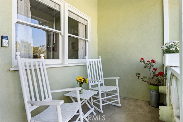Detail Gallery Image 2 of 20 For 11031 Arbuckle Ave, –,  CA 91345 - 2 Beds | 1 Baths